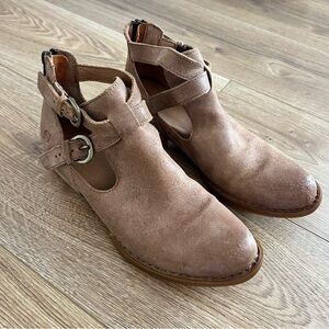 Born Kamilla Ankle Boots Size 7 Tan Light Brown with Brass Buckles
